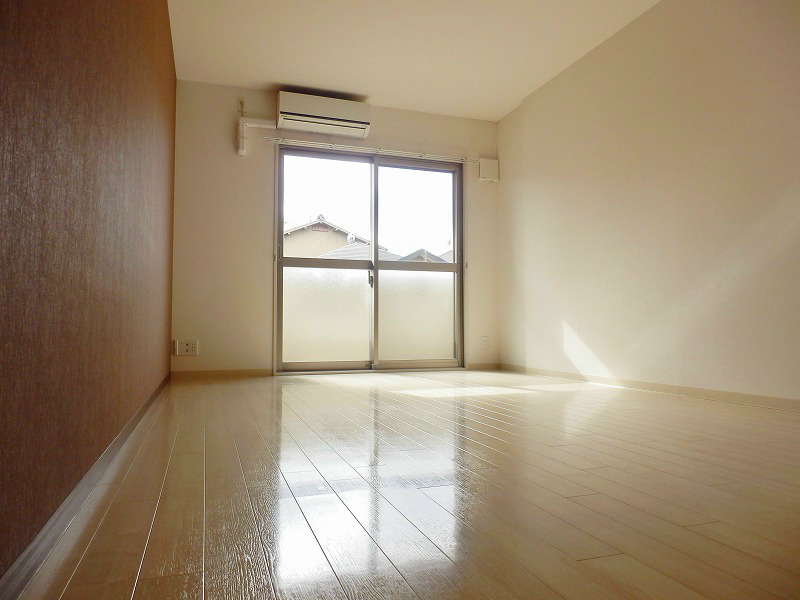 居室・リビング　日当たりの良いお部屋です