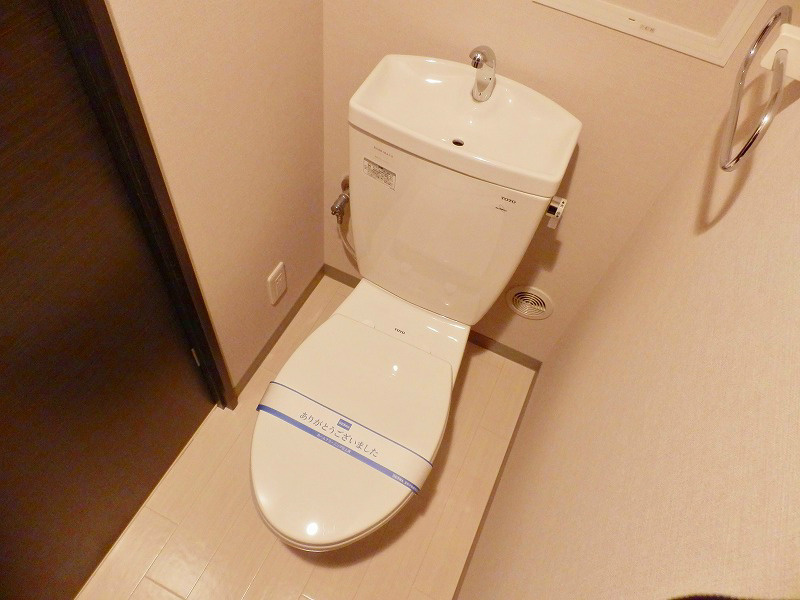 トイレ　朝はゆっくりご使用下さい