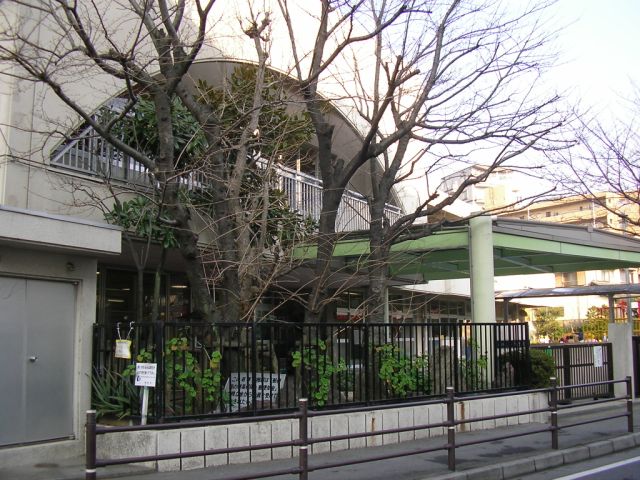 幼稚園・保育園　若草幼稚園（幼稚園・保育園）まで640m