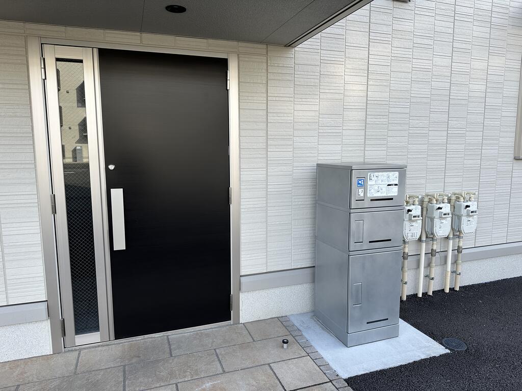 エントランス　宅配ボックスあり