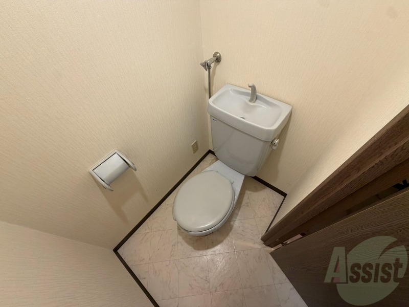 トイレ　こちらはトイレです。清潔感があり、安心して使用できます。