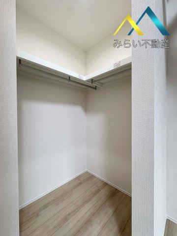 収納　ウォークインクローゼット　自社撮影写真