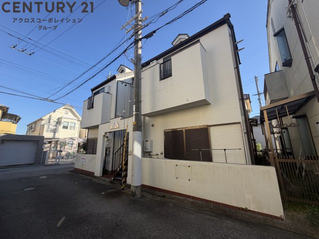 建物外観　コンビニまで徒歩4分で便利♪