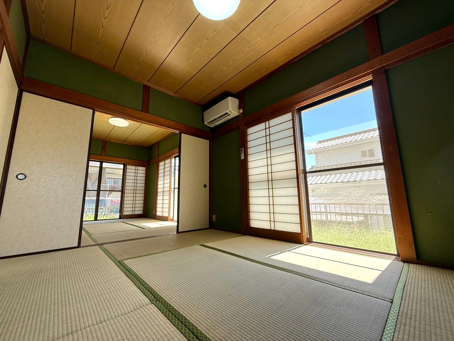 楢原北戸建の居間写真