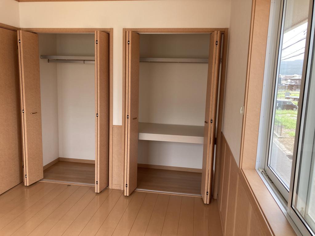 収納　6帖洋室　収納