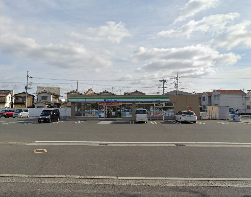 コンビニ　ファミリーマート岡山三浜町店（コンビニ）まで294m