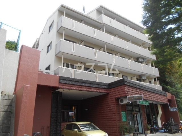 横浜市戸塚区品濃町のマンションの建物外観