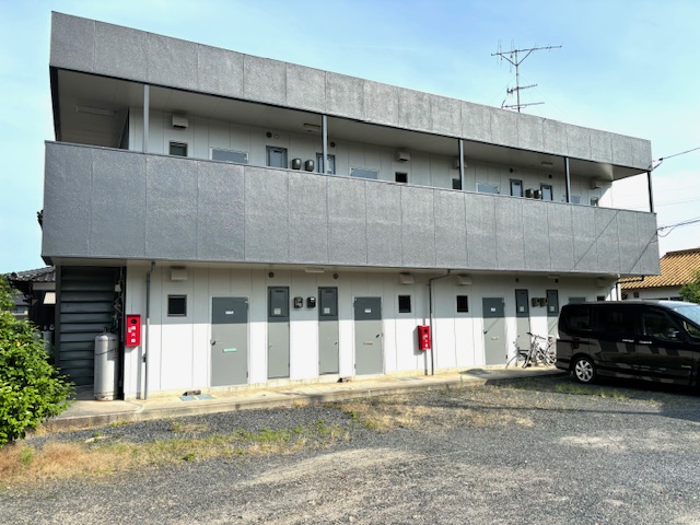 ハイツ川添の建物外観