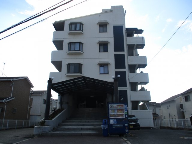 大和高田市礒野新町のマンションの建物外観