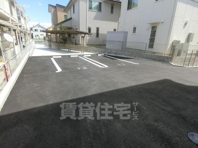 【大津市北大路のアパートの駐車場】