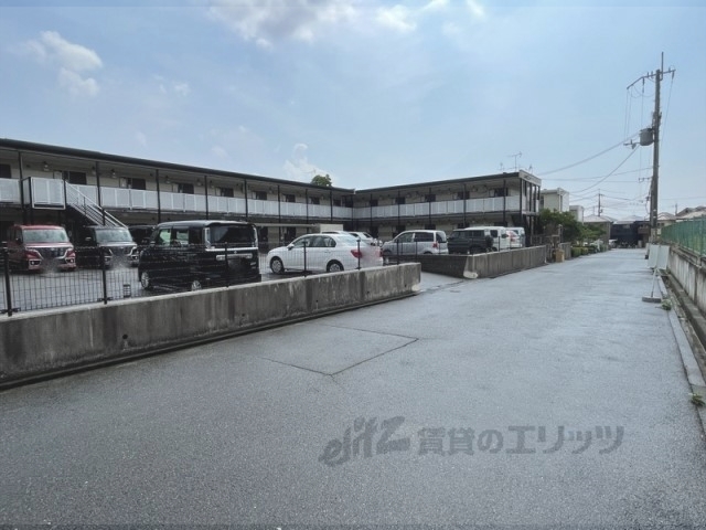 【枚方市茄子作北町のアパートの建物外観】