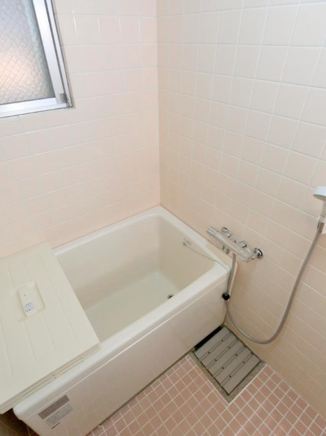 バス・シャワールーム　お風呂で日々の疲れを落としましょう