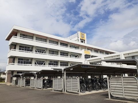 【クラール鴨島　Ａの中学校】