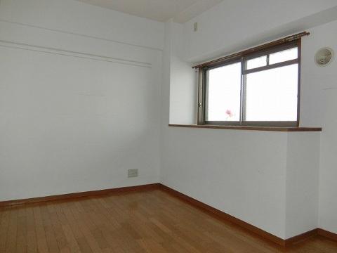 リアライズ安威（旧ヴィラエスパシオ）　その他　洋室