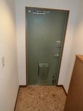 リアライズ安威（旧ヴィラエスパシオ）　玄関　玄関内