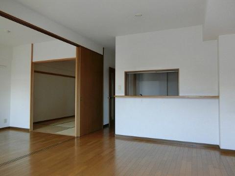 リアライズ安威（旧ヴィラエスパシオ）　居室・リビング　リビング