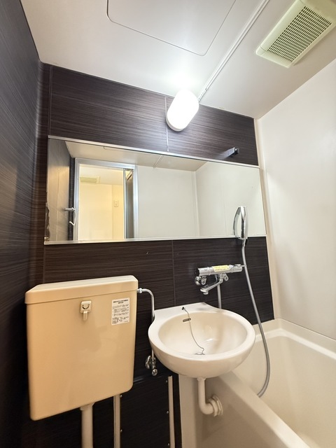 洗面設備　別部屋参考写真です