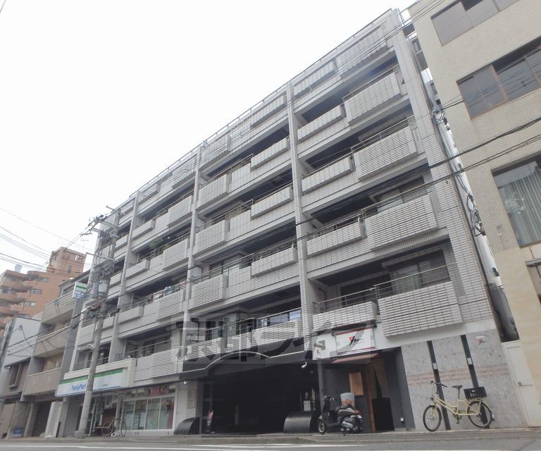 御所西ロイヤルプラザの外観写真