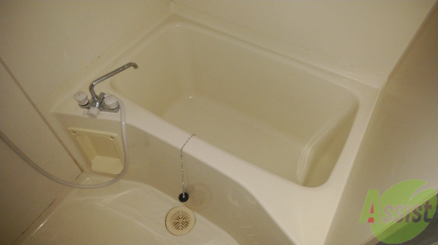 バス・シャワールーム　浴槽も広くて綺麗なのでゆったりとできちゃいますね。