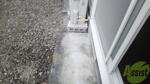 バルコニー　物干し竿があるので外で服など干すことは問題無し。