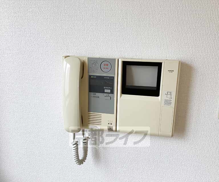 その他設備　モニター付きのインターフォンです・