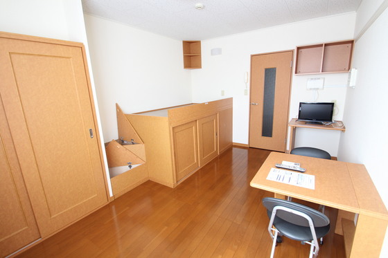 居室・リビング　※別号室の写真です