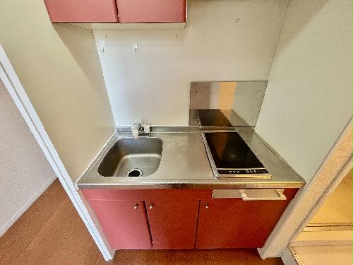 キッチン　設備・仕様は号室により異なる為、現況を優先いたします。