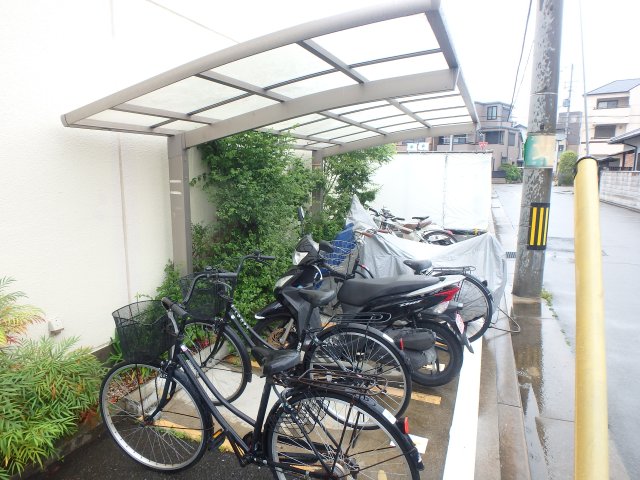 その他共有部分　屋根付き駐輪場です