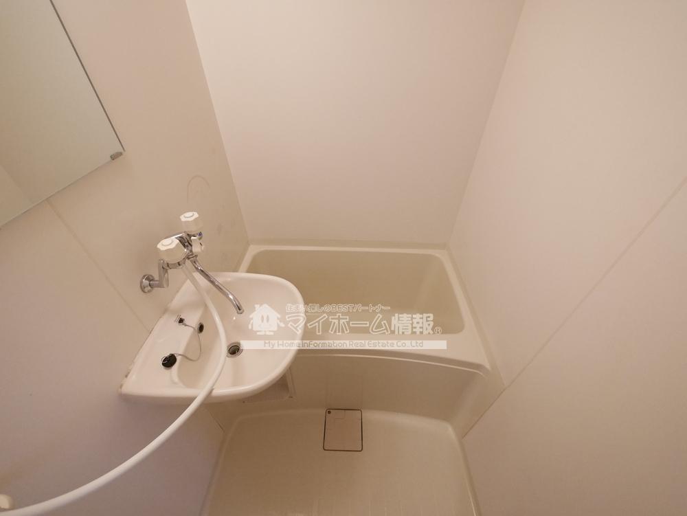 バス・シャワールーム　明るい色調のバスルームは、気分も明るくなります☆