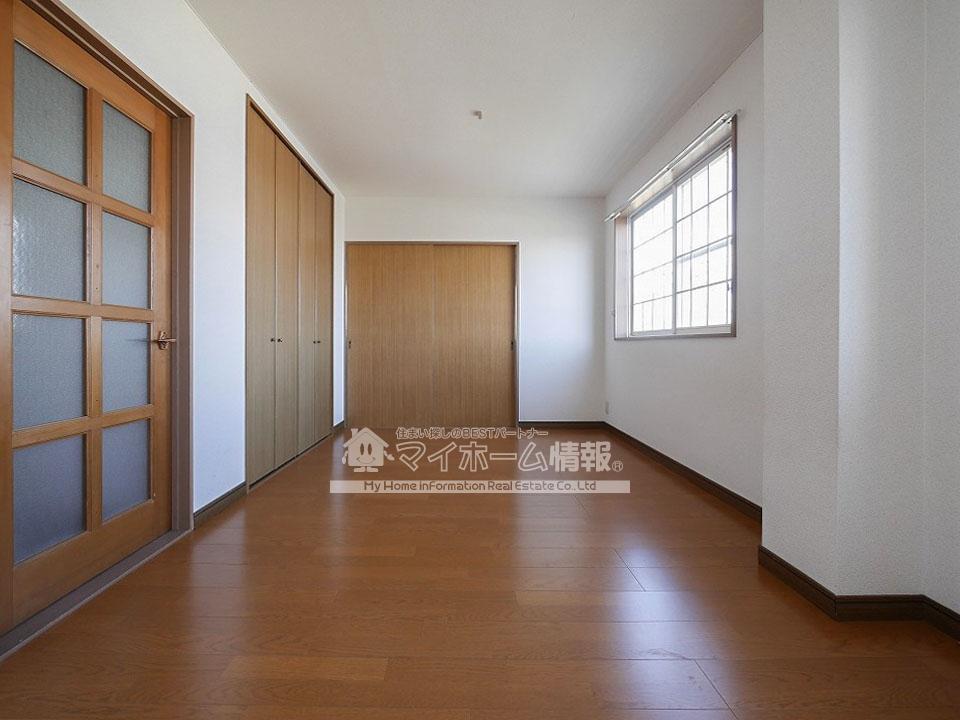 居室・リビング　9帖のダイニングは広々してますので家具も置きやすい