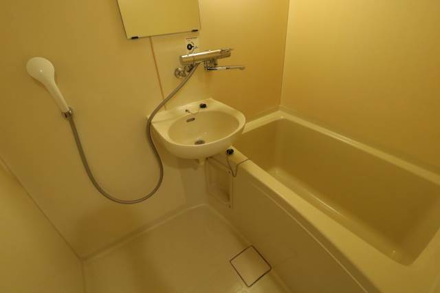 バス・シャワールーム　綺麗なお風呂です♪