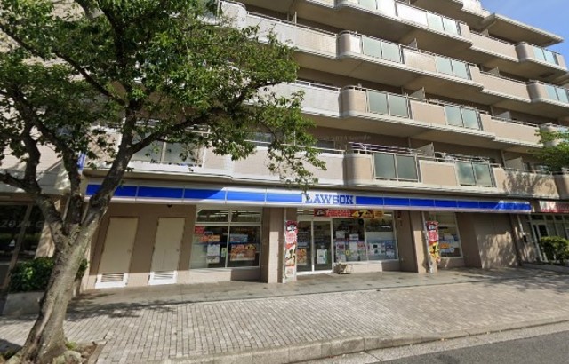 コンビニ　ローソン横須賀日の出町3丁目店（コンビニ）まで118m