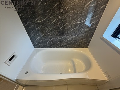 バス・シャワールーム　浴室乾燥機付きで便利です！