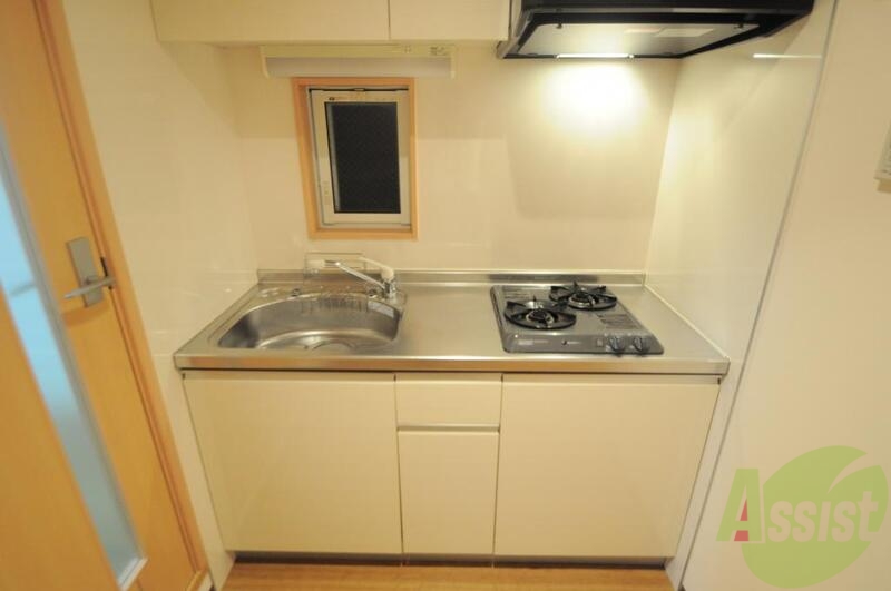 キッチン　システムキッチンなのでガスコンロを買う費用が浮いてきますね♪