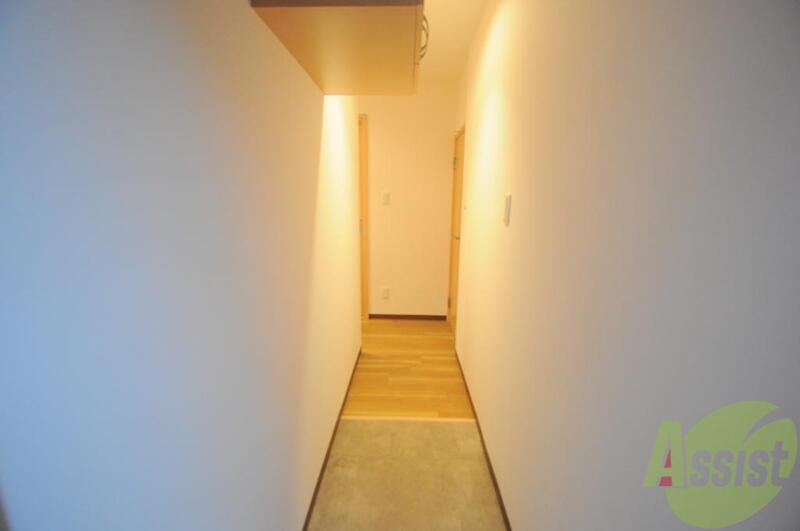 玄関　玄関を開けると静かな空間があなたを待っています。