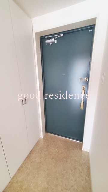 玄関　【WIC付き広々収納♪】