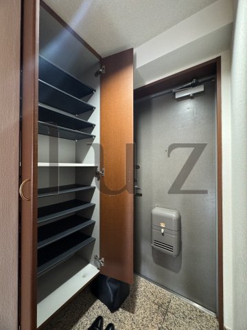 玄関　※クリーニング中