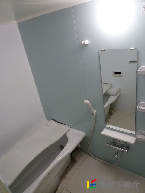 バス・シャワールーム　追い焚き機能付☆