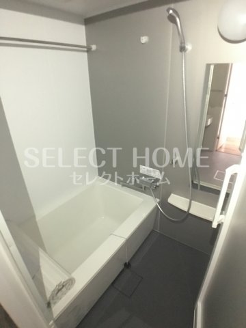 バス・シャワールーム　コンパクトで使いやすいお風呂です