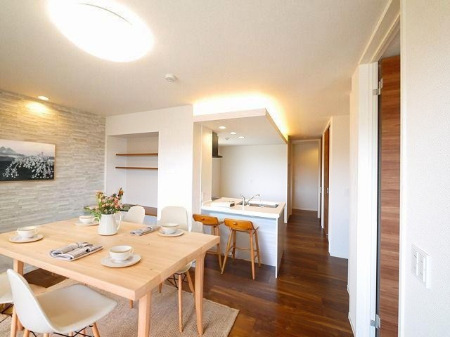 居室・リビング　CGで家具等を配置したもので家具等は含まれません