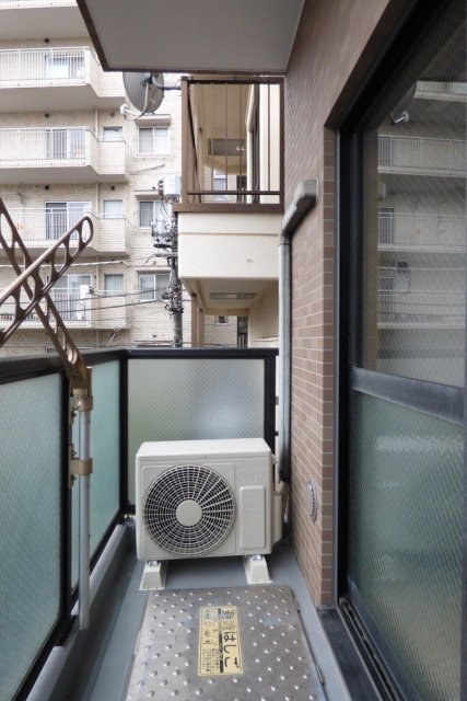 バルコニー　バルコニーあります