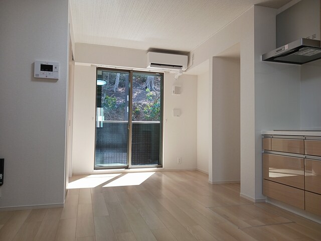 居室・リビング　内観