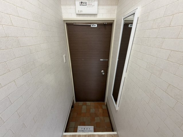 玄関　姿鏡付き玄関です