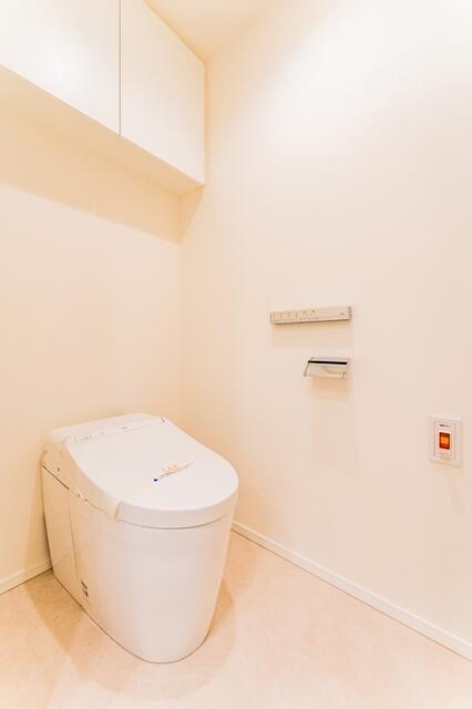 トイレ　※写真は同タイプ住戸です。