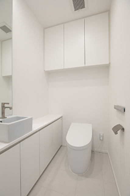 トイレ　※写真は同タイプ住戸です。