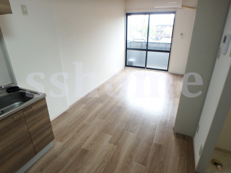 居室・リビング　窓があり明るいです☆