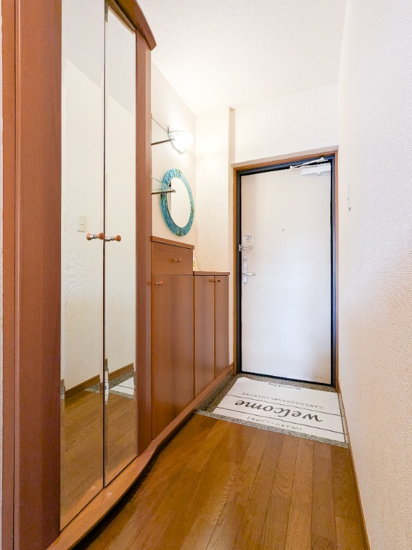 玄関　図面と現状に相違がある場合には現状を優先