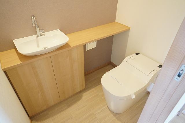 トイレ　トイレ