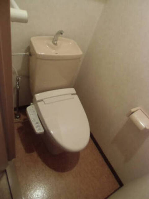 トイレ　温水洗浄暖房便座