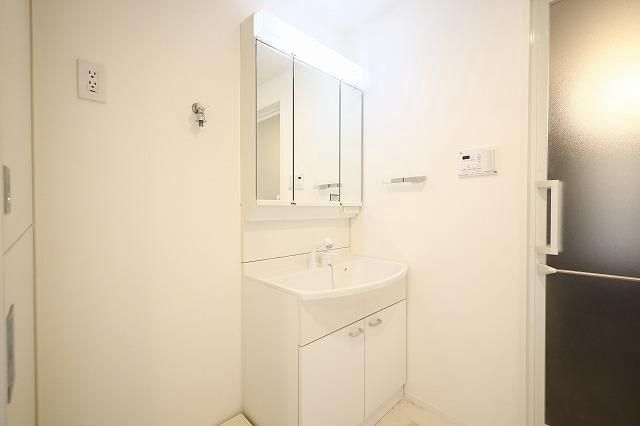 洗面設備　別部屋参考写真